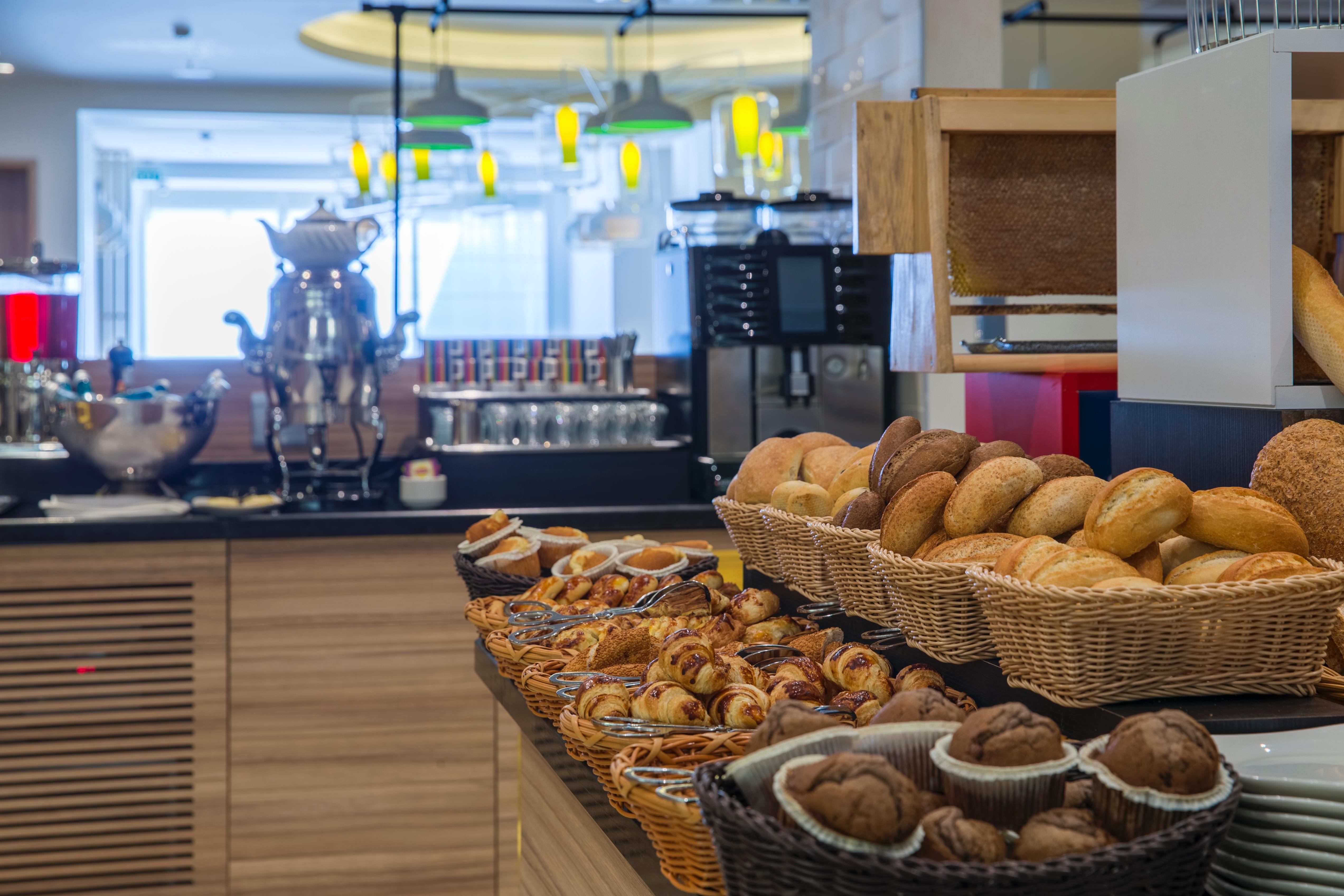Otel Park By Radisson Ataturk Airport 5*